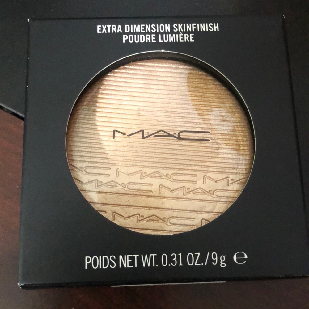MAC EXTRA DIMENSION SKINFINISH - WHISPER OF GUILT (100% NEW UNOPENED)